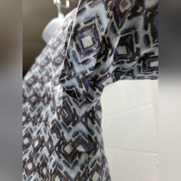 Liz & Co Women Blouse Pretty Shades of Blue Brown and Green - Picture 4 of 10